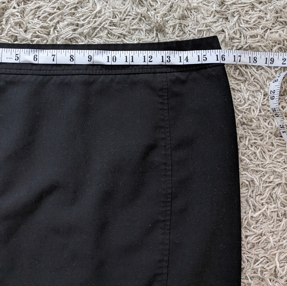 Loft size 10 black pencil skirt - Picture 2 of 4